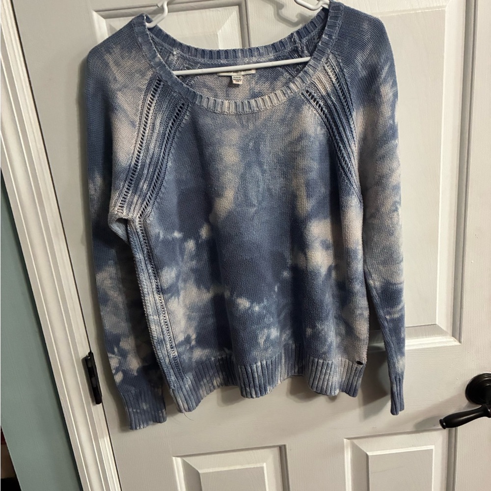 American Eagle Outfitters Blue and Cream Tie-Dye Crewneck Sweater